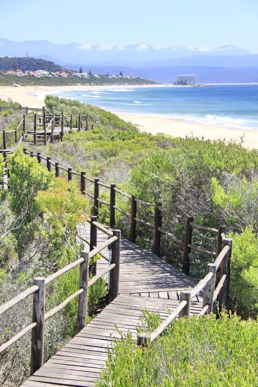 Sea Breeze Beach House Plettenberg Bay Exterior photo