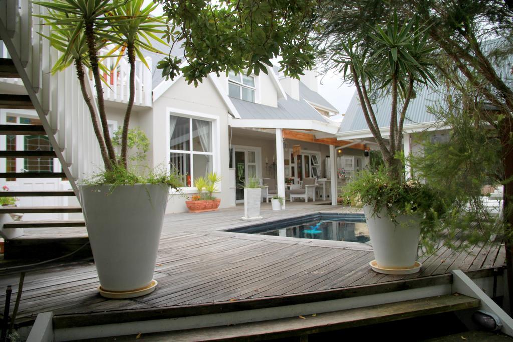 Sea Breeze Beach House Plettenberg Bay Exterior photo