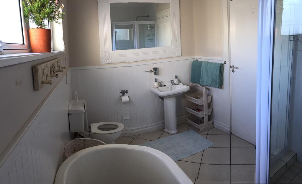 Sea Breeze Beach House Plettenberg Bay Exterior photo