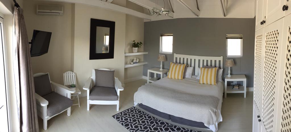 Sea Breeze Beach House Plettenberg Bay Exterior photo