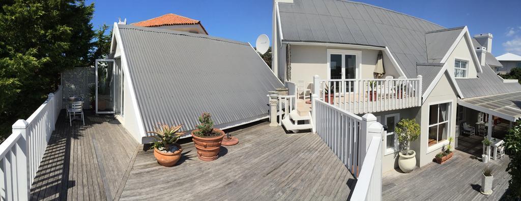 Sea Breeze Beach House Plettenberg Bay Exterior photo