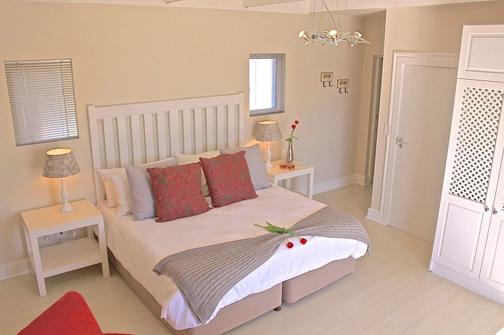 Sea Breeze Beach House Plettenberg Bay Exterior photo