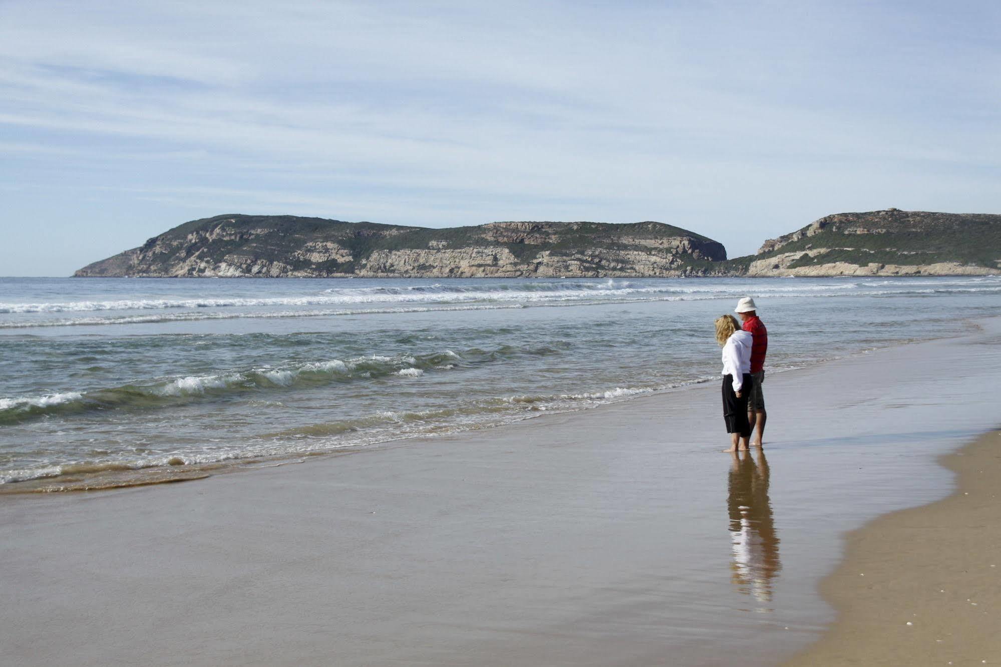 Sea Breeze Beach House Plettenberg Bay Exterior photo